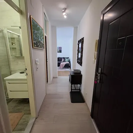 Ruby - Prostrano, Parking, Blizu Centra Apartamento